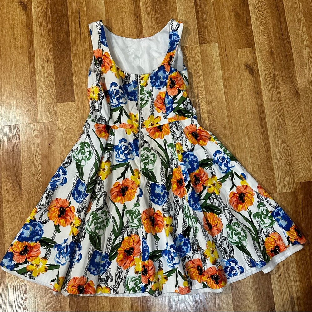 Premise ModCloth Fit Flare knee length floral dress 8 white royal blue peach - Picture 6 of 7